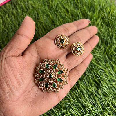 Gold finish floral design Pendant