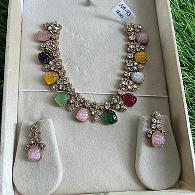 Fancy design multi kemp stone victorian neckpiece