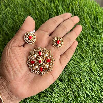 Gold finish floral design Pendant