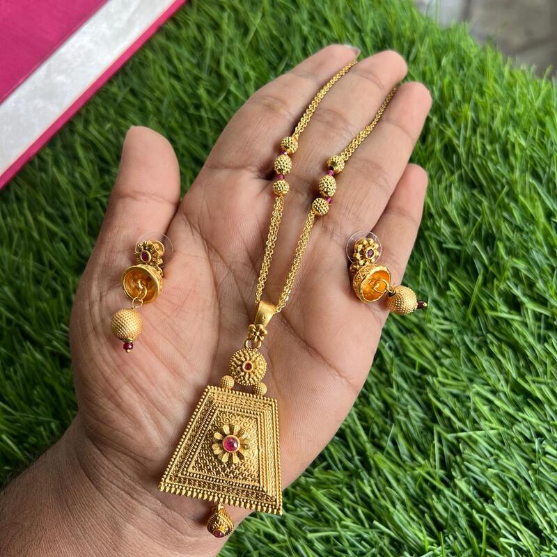 Fancy Flower Design Pendant With Jemiki Fancy Flower Design Pendant With Jemiki