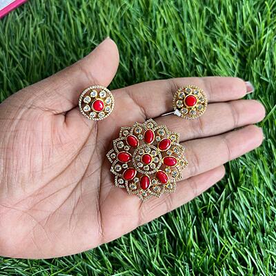 Gold finish floral design Pendant