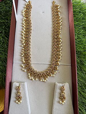 Unique thilagam shape stoneand pearl long haram