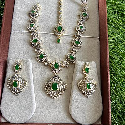 Unique Jewellery AD Neckpiece