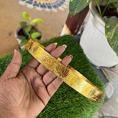Peacock and lotus design hipbelt