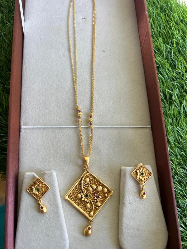 Trendy function use gold pendant chain& stud Trendy function use gold pendant chain& stud