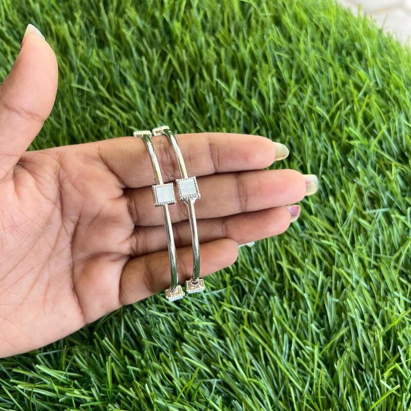 Trendy silver finish with pearl square shape stone bangle