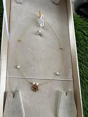 Fancy flower design with pearl and gold pearl invisible chain