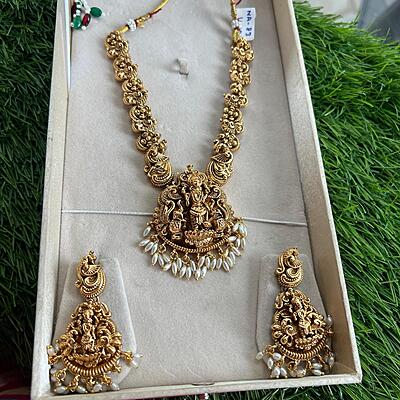 Temple design necklace with earing