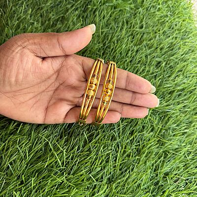 trendy regular use bangle -three layer gold ball with enamel design