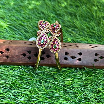 Kemp Mango Mogappu Bangles