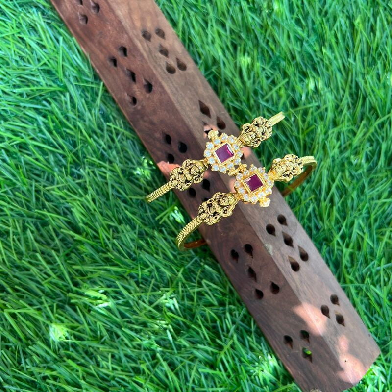 Mogapu Antic Rubi  Stone Bangles