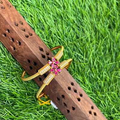 Floral Mogappu Bangles