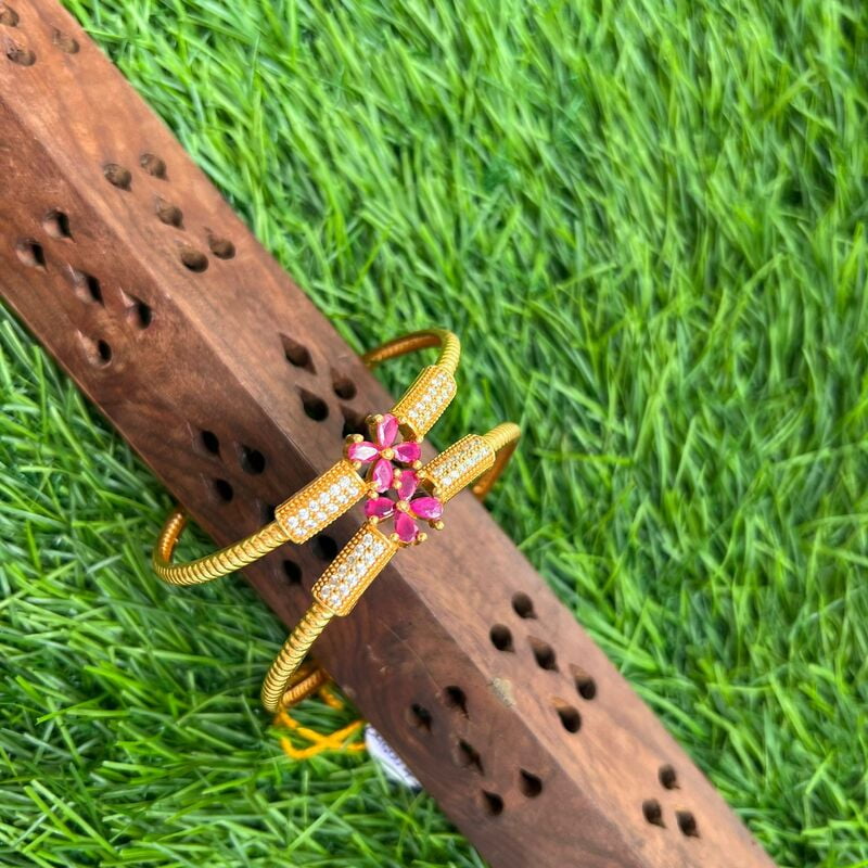 Floral Mogappu Bangles Floral Mogappu Bangles