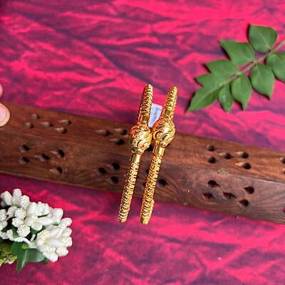 Regular use Kada Based Gold Bangle