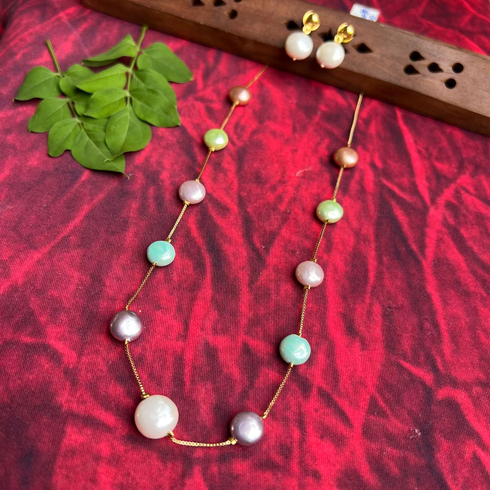 Trendy Multi colour Pearl Chain