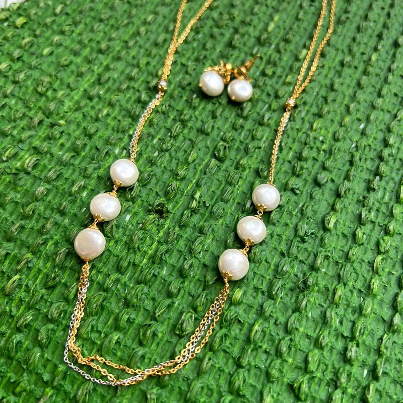 Trendy Pearl Chains Trendy Pearl Chains