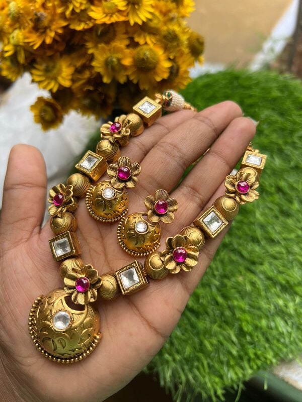 Matte Finish Unique Floral Neckpiece