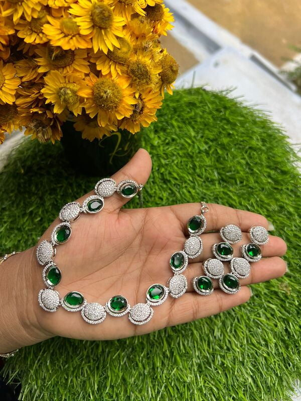 Diamond Stone With Emerald Stone Neckpiece Diamond Stone With Emerald Stone Neckpiece