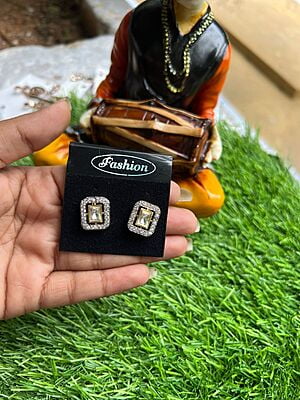 Square Shape Kundan Stone Stud