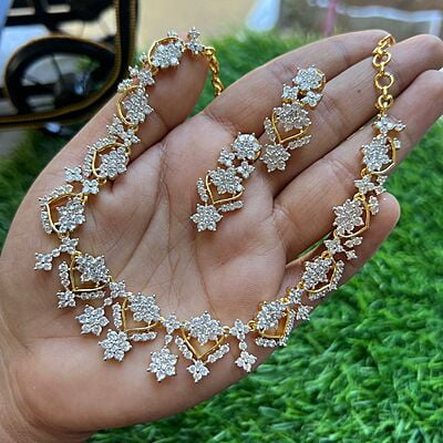 Elegant Floral Neckpiece
