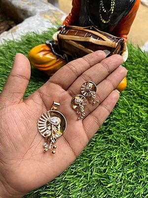 Floral Pendant Earing Set