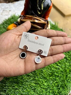 Rose Gold Plated Stainless Steel Black shell Stud