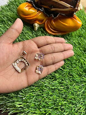 Trendy Shape With Stone Pendant Set