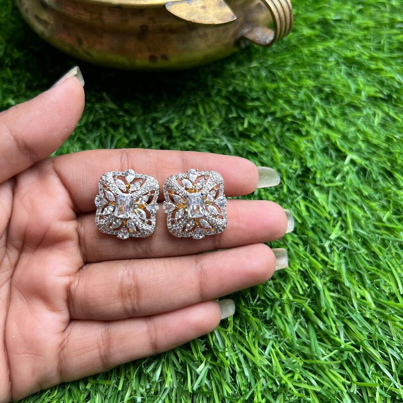 AD Unique Stud
