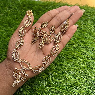 Unique Stone Parrot Pendant Neckpiece