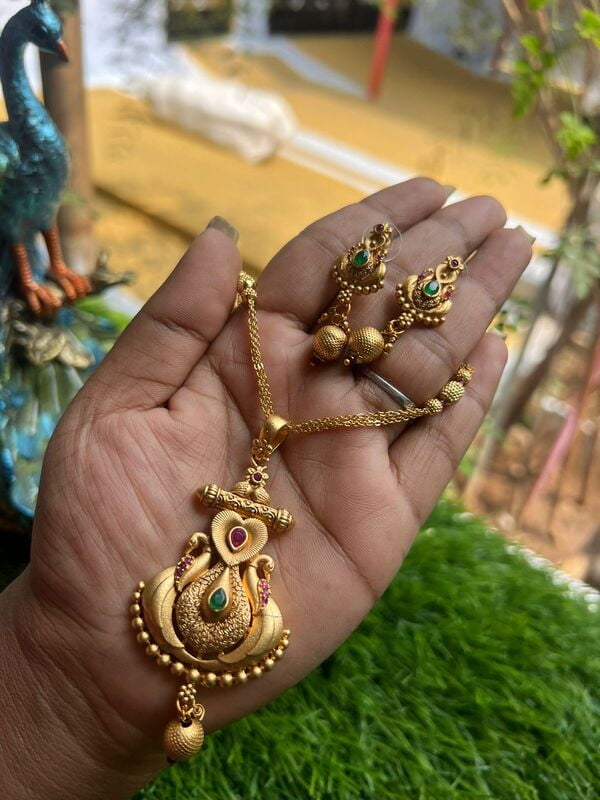 Fancy Peacock Pendant Chain Fancy Peacock Pendant Chain