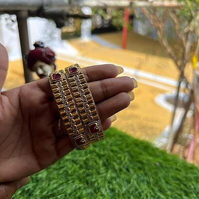 Kundan Stone with Brass Finish Bangle