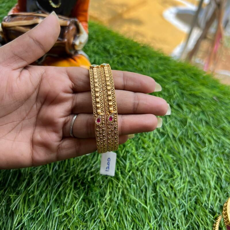 Color Stone with Antic Finish Bangles