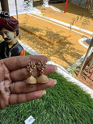 Floral Design Jimikki Stud