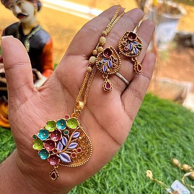 Multi Floral with Leaf Design Pendant Multi Floral with Leaf Design Pendant