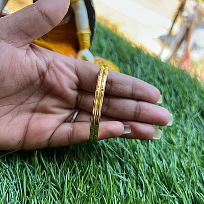 Plain with Enamel Design Bangle