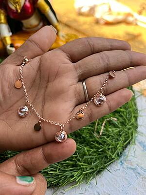 Round Stonre with RoseGold Chain