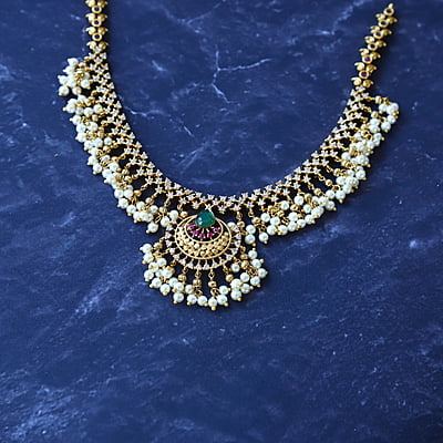 Multistone and Pearl type Neckpiece