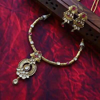 Antique Brass based with Kundan stone Neckpiece