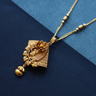 Floral and leaf design Pendant