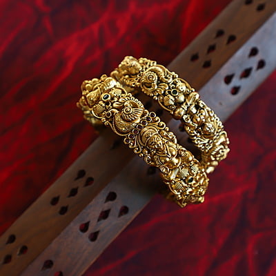 Plain Bangels with Oval design 
