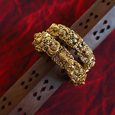 Plain Bangels with Oval design 