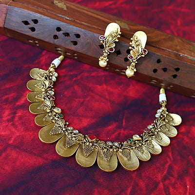 Sapphires Stones Neckpiece