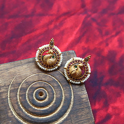 Round shape Peacock Stud