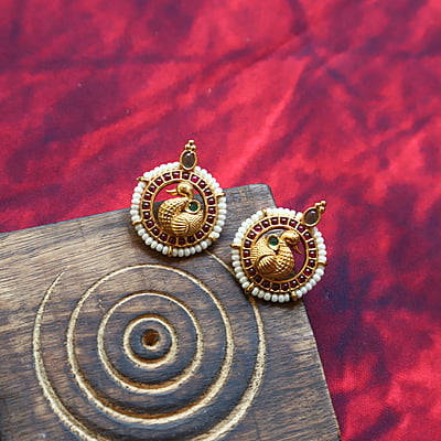 Round shape Peacock Stud