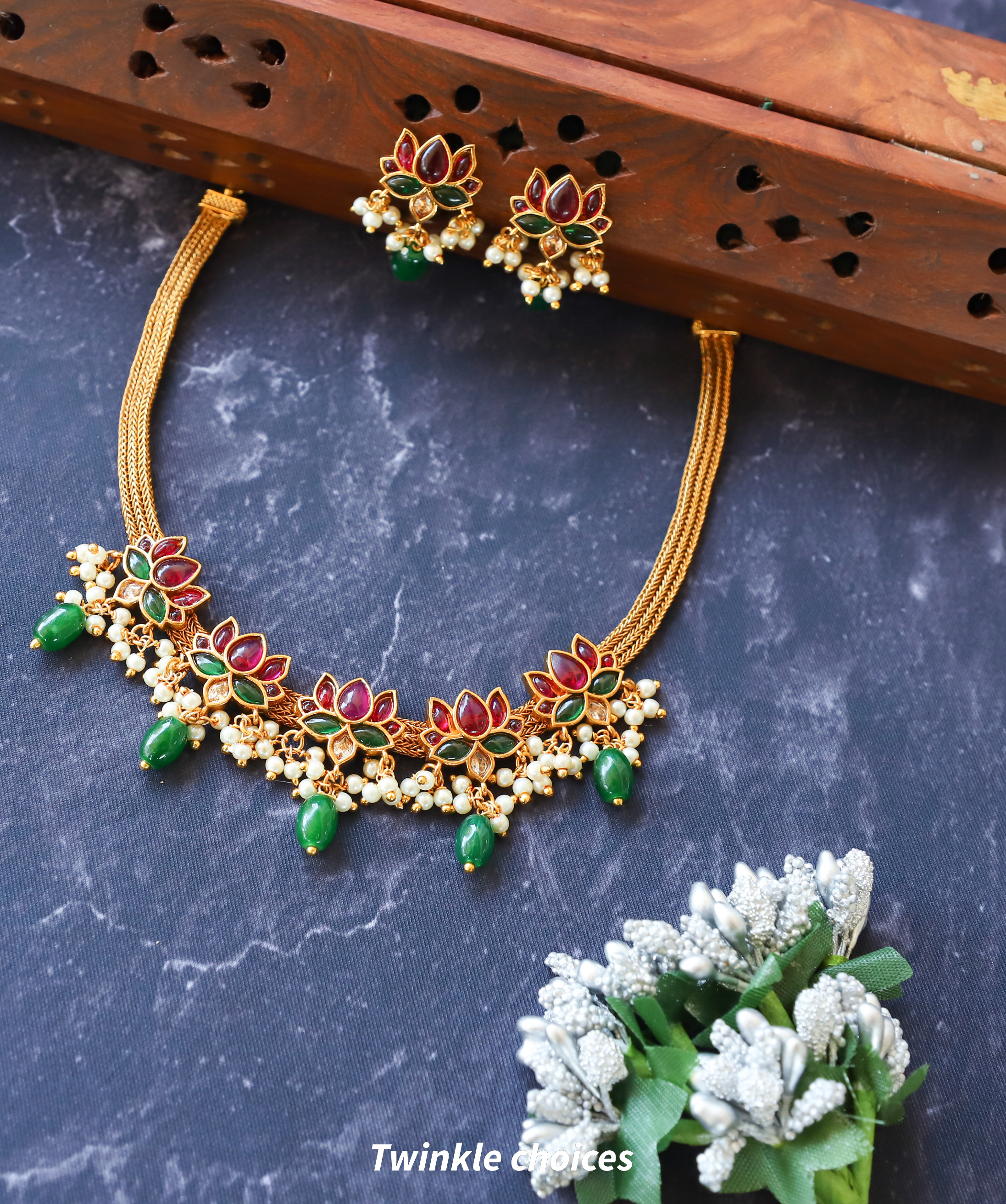 Hemb Stone Neckpiece