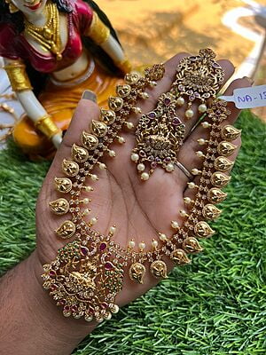 Mango Design neckpiece