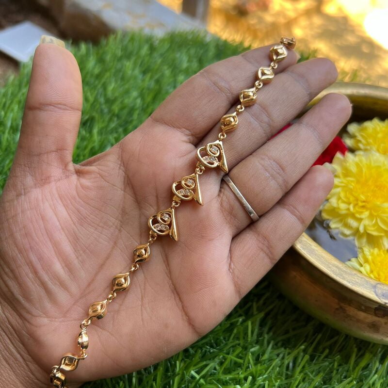 Rose gold bracelt chain type - swan design