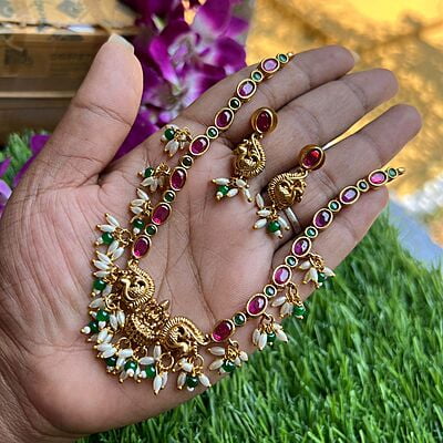 Uncut Model Neckchain