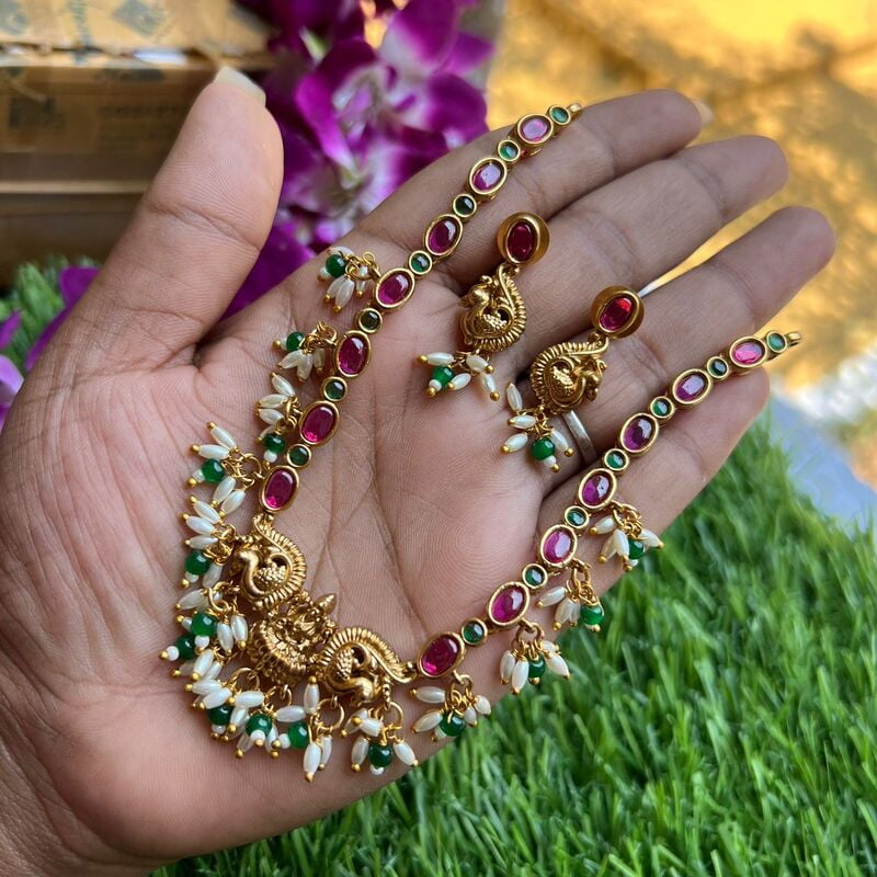 Uncut Model Neckchain