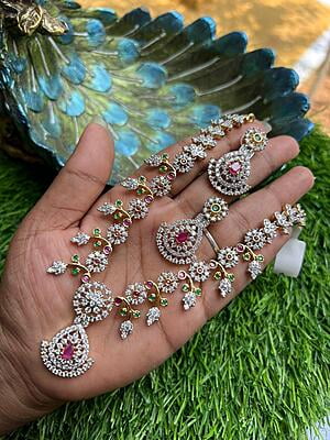 leaf and flower design AD stone neckpiece